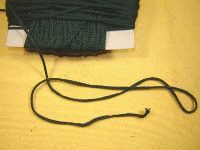 Soutage Kordel Strickschlauch tanne grün 2 mm breit je 1m Hutmacher Modist