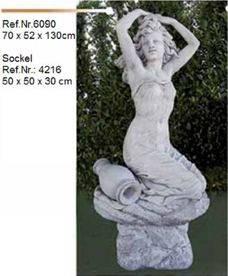 Weibliche Gartenskulptur aus Weißstein auch für Wasserspiele - Ref. Nr. 6090