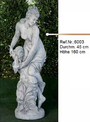 Frauen Gartenskulptur aus Weißstein auch für Wasserspiele - Ref. Nr. 6003