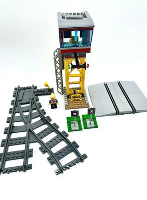 Leitstelle, Minifigur, Bahnübergang und Weiche aus Lego 60198 Güterzug