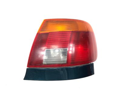Audi A4 B5 Rücklicht Rückleuchte Hecklicht Licht Leuchte hinten rechts Grün