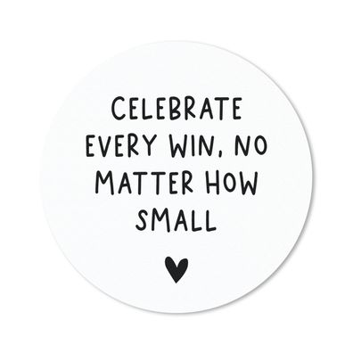 Mauspad - Englisches Zitat "Celebrate every win, no matter how small" mit einem Herz