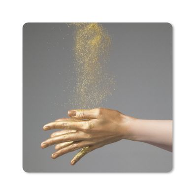 Mauspad - Frau mit goldgefärbten Händen und einer Glitzerwolke - 30x30 cm