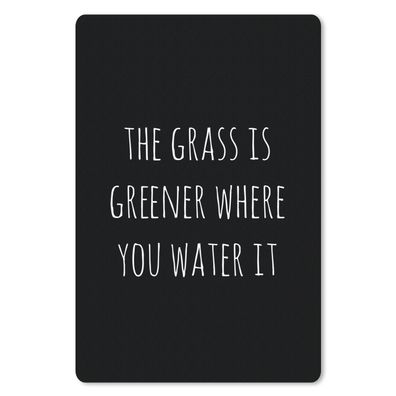 Mauspad - Englisches Zitat "The grass is greener where you water it" auf schwarzem Hi