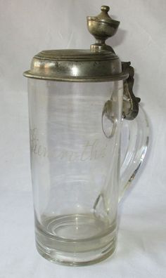 Glaskrug mit Zinndeckel Widmung H.C.F. 1852 für E. Siemroth (125439)