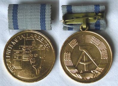DDR Medaille Verdienter Metallarbeiter (114096)
