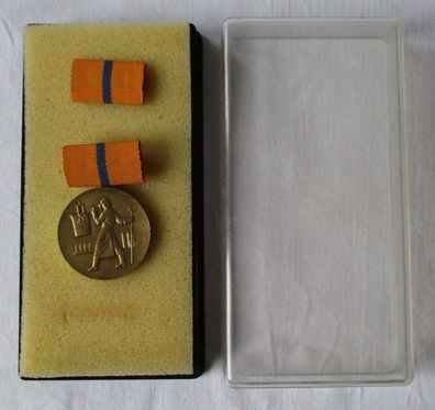 DDR Medaille für hervorragende Leistungen in d. Metallurgie Bartel 260a (136273)