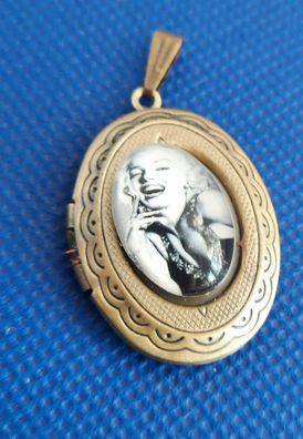 Nostalgie Style Medallion Metall Messing Antik mit Cabochon Bild Marylin lacht