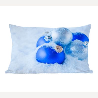 Weihnachten - Eine Reihe von blauen und silbernen Kugeln sind im Schnee - 50x30 cm