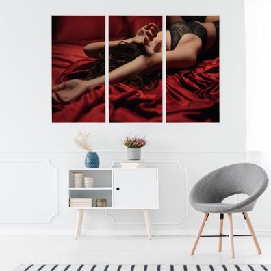Leinwand Bilder SET 3-Teilig sexy Bruenette auf dem Bett Wandbilder xxl 5737