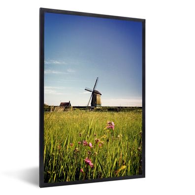 Poster - 60x90 cm - Eine Mühle mit Blumen