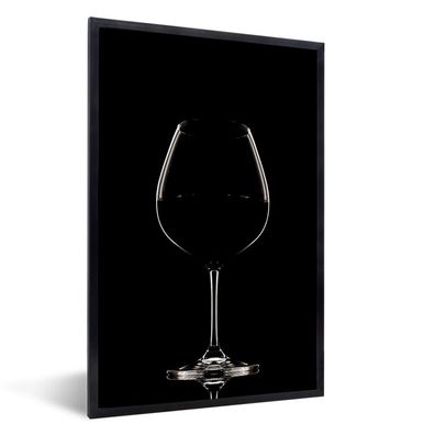 Poster - 40x60 cm - Weinglas auf schwarzem Hintergrund