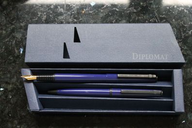 Schreibset; Füller M-Feder, Kugelschreiber, blau-violett, OVP