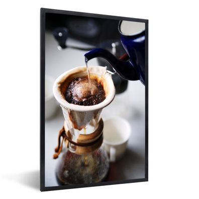 Poster - 80x120 cm - Filterkaffee wird auf altmodische Art und Weise zubereitet