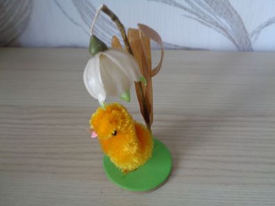Sebnitzer Pappe- Küken mit Blume