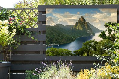 Gartenposter - 120x80 cm - Blick auf eine mit tropischem Regenwald bedeckte Berglands