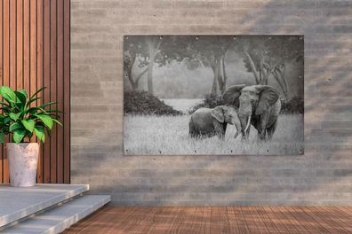 Gartenposter - 180x120 cm - Baby-Elefant mit ihrer Mutter in schwarz und weiß