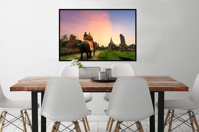 Poster - 90x60 cm - Reiten auf einem Elefanten (Gr. 90x60 cm)