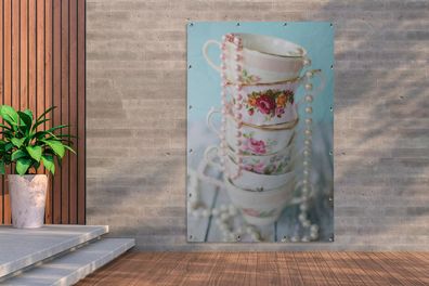 Gartenposter - 120x180 cm - Gestapelte Teetassen mit Perlenketten (Gr. 120x180 cm)