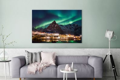 Leinwandbilder - 140x90 cm - Nordlicht über einem Dorf in Norwegen (Gr. 140x90 cm)