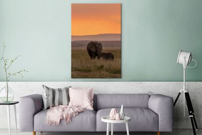 Leinwandbilder - 80x120 cm - Weidende Elefanten bei Sonnenuntergang (Gr. 80x120 cm)