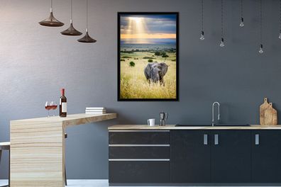 Poster - 60x90 cm - Sonnenstrahlen über einem Elefanten in der Savanne (Gr. 60x90 cm)