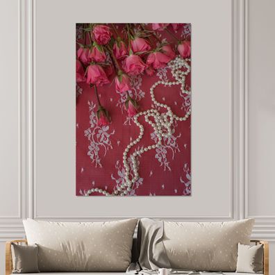 Glasbilder - 100x150 cm - Perlenketten entlang Bouquet mit rosa Rosen