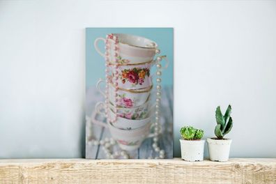 Glasbilder - 20x30 cm - Gestapelte Teetassen mit Perlenketten (Gr. 20x30 cm)
