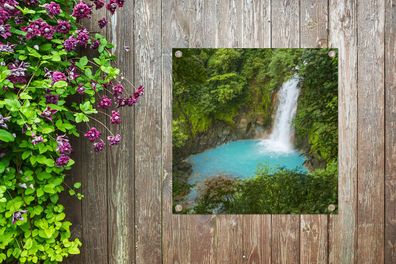 Gartenposter - 100x100 cm - Türkisfarbener Wasserfall im Regenwald von Costa Rica
