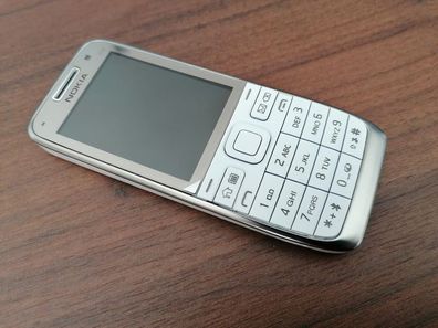 Nokia E52 > neuwertig / Smartphone / Top / ohne Simlock !