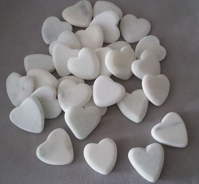27 Steinherzen Steine in weiß und hellgrau Herzform marmoriert 4cm