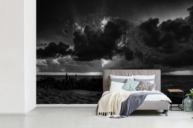 Fototapete - 360x240 cm - Sonnenuntergang mit Wolken, Isla Mujeres - Schwarz und Weiß