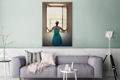 Leinwandbilder - 90x140 cm - Frau öffnet Fenster (Gr. 90x140 cm)
