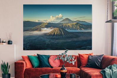 Leinwandbilder - 150x100 cm - Vulkan Bromo im Nebel (Gr. 150x100 cm)