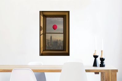 Glasbilder - 40x60 cm - Roter Ballon fliegt an Fenster in New York vorbei