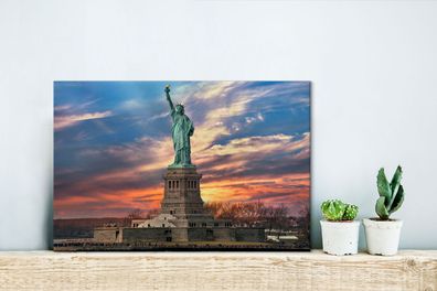 Leinwandbilder - 30x20 cm - Freiheitsstatue in New York bei Sonnenuntergang