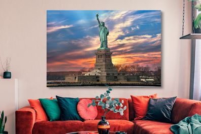 Leinwandbilder - 150x100 cm - Freiheitsstatue in New York bei Sonnenuntergang