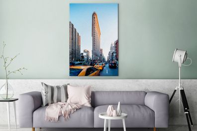 Leinwandbilder - 90x140 cm - Starker Verkehr rund um das Flatiron Building