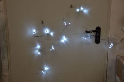 B-Ware LED Lichterkette 30 Lichter kaltweiß Weihnachts-Beleuchtung Leuchtvorhang 4 M