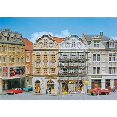 Faller 130452 Winkel-Stadthaus mit Malergerüst