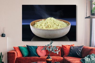 Leinwandbilder - 150x100 cm - Ein Quinoa-Gericht in einer rustikalen Holzschale