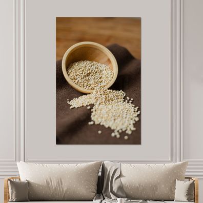 Glasbilder - 100x150 cm - Quinoa in einer Holzschale auf einem dunklen Tischtuch
