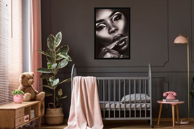 Poster - 60x90 cm - Frau - Ring - Schmuck (Gr. 60x90 cm)