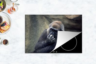 Herdabdeckplatte - 78x52 cm - Niedlicher Gorilla kratzt sich an der Nase