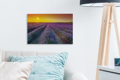 Leinwandbilder - 30x20 cm - Oranger Sonnenuntergang über einem Feld voller Lavendel