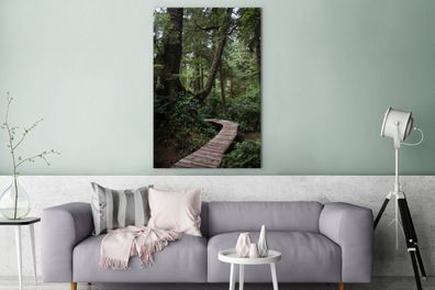 Leinwandbilder - 90x140 cm - Holzbrücke in den moosbewachsenen Wäldern von Costa Rica