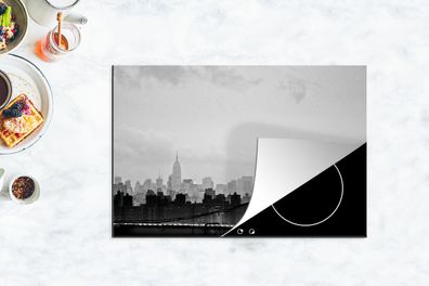 Herdabdeckplatte - 78x52 cm - New Yorker Skyline in Schwarz und Weiß
