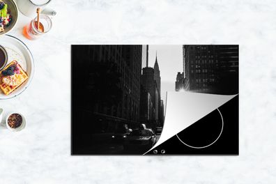 Herdabdeckplatte - 80x52 cm - Eine ruhige Straße in New York in schwarz und weiß