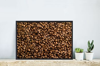 Poster - 60x40 cm - Hellbraune Kaffeebohnen in einem Stapel (Gr. 60x40 cm)