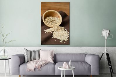 Leinwandbilder - 80x120 cm - Quinoa in einer Holzschale auf einem dunklen Tischtuch